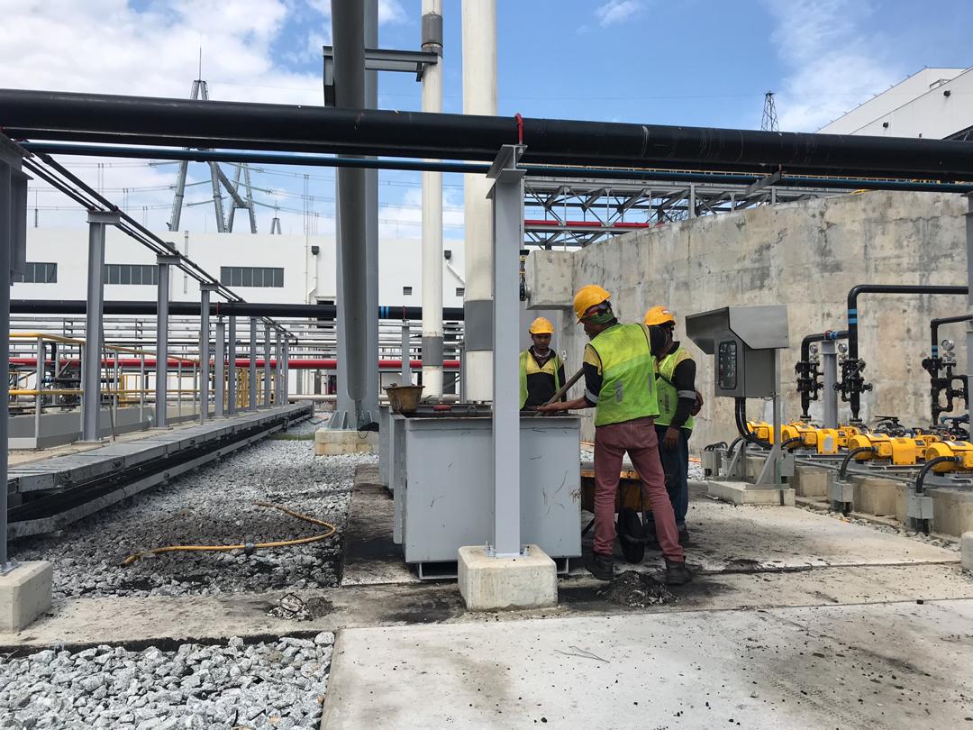 CLEANING AND REMOVE SPILLAGE COAL INSIDE REJECT BIN AT REJECT CHUTE FROM PLATE UNDER BELT CONVEYOR LINE